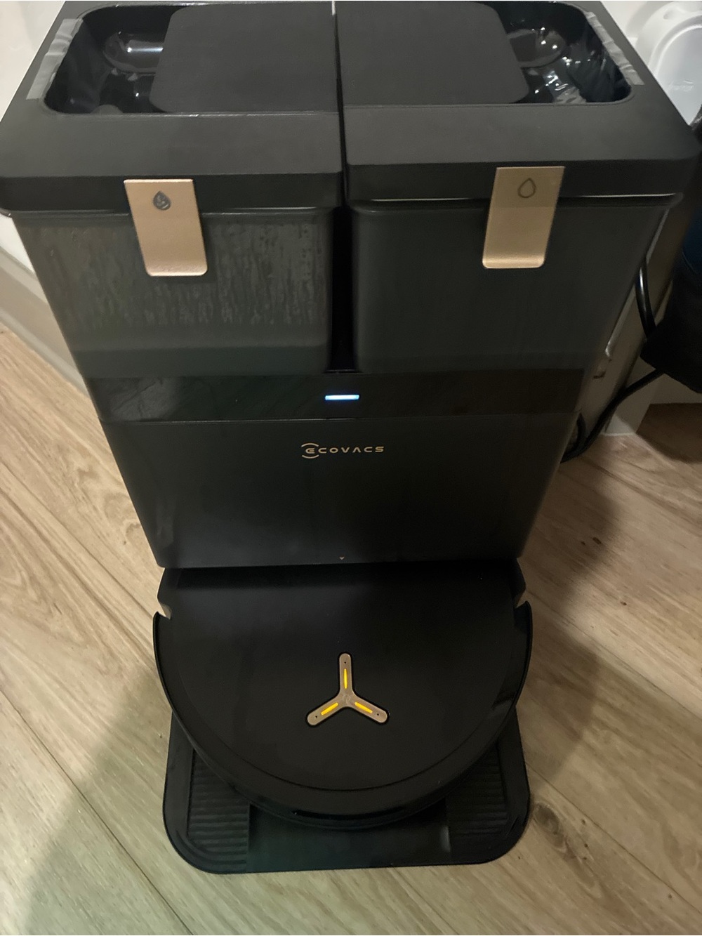 X8 pro Omni mop and vacuum with dock